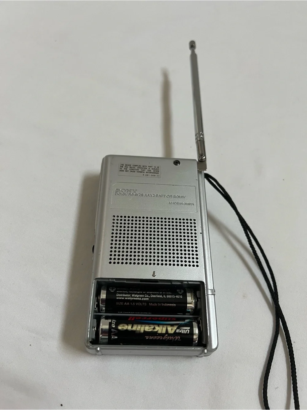 Sony Radio Transistor Pocket FM/AM Receiver Silver ICF-S10MK2 WORKING 2 AA